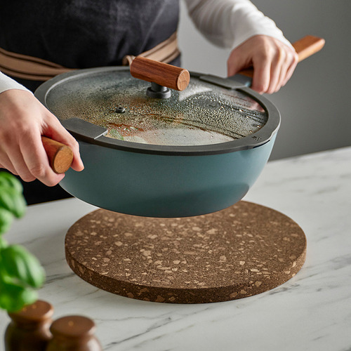 HEAT, pot stand