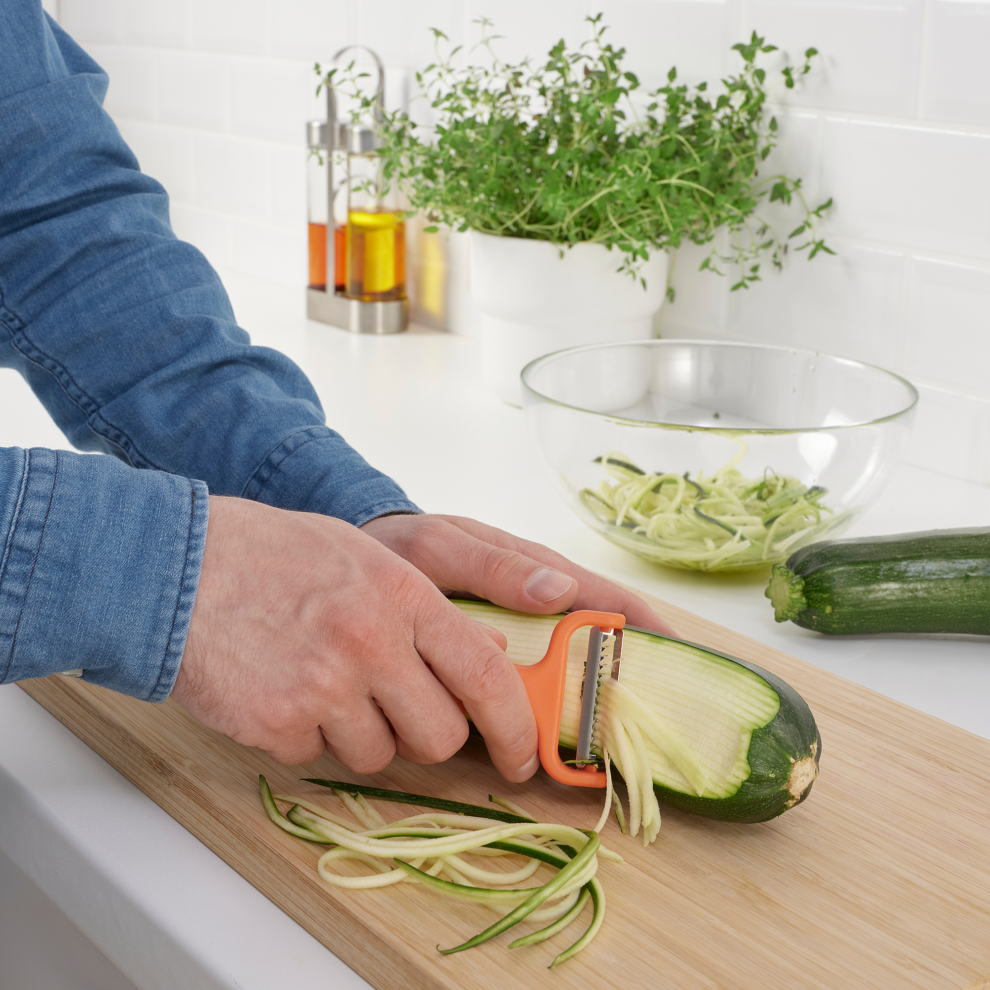 UPPFYLLD Vegetable slicer, set of 2, bright orange/bright green - IKEA