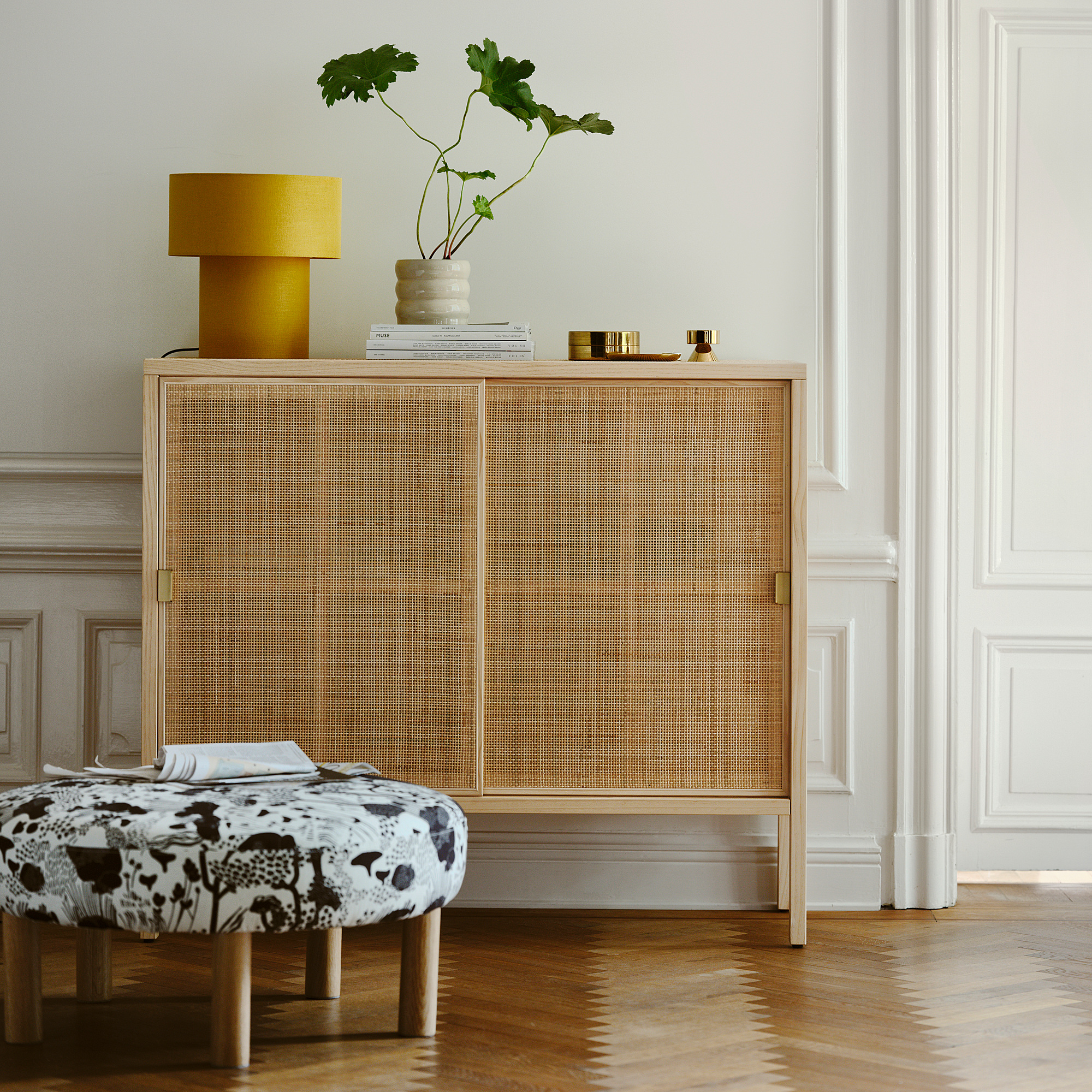 J199　IKEA　イケア　ガラス扉キャビネット　STOCKHOLM　黄色　 IKEA STOCKHOLM Glass Door Cabinet Installation Guide - Manuals+