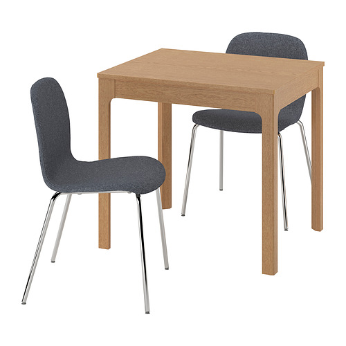 EKEDALEN/KARLPETTER, borð og tveir stólar
