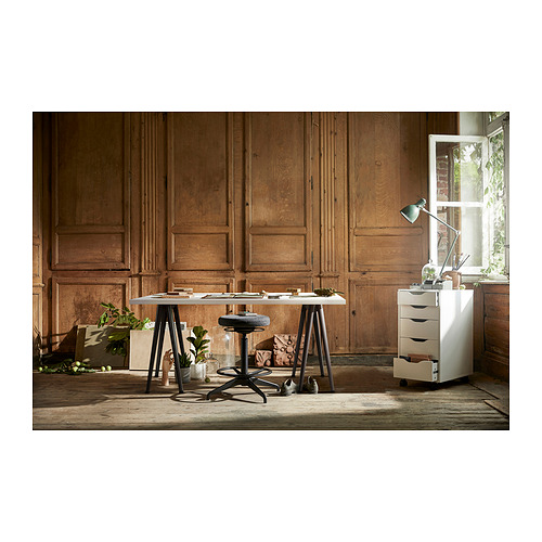 LAGKAPTEN/NÄRSPEL, desk