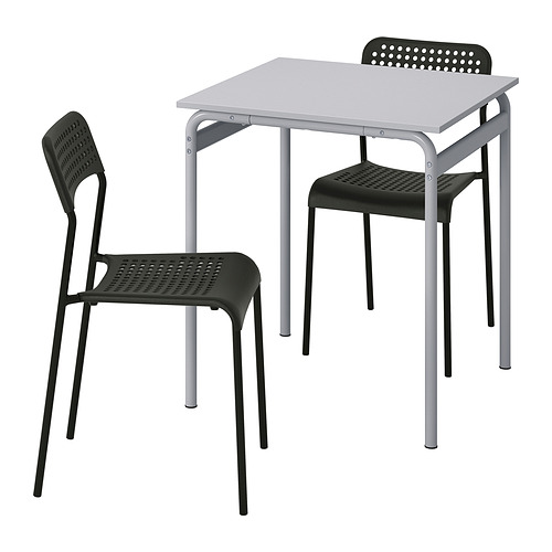 GRÅSALA/ADDE, borð og tveir stólar