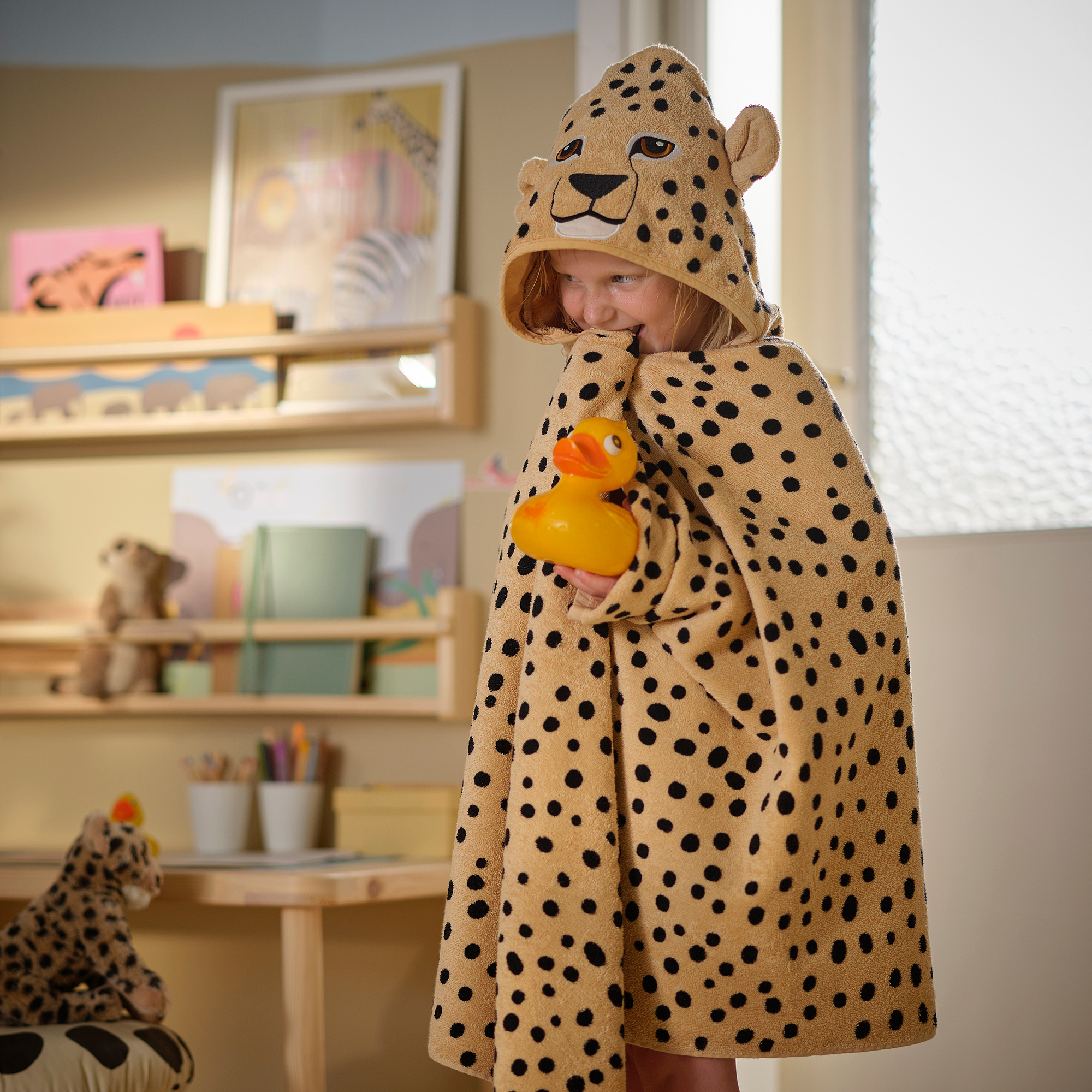 SANDLÖPARE towel with hood