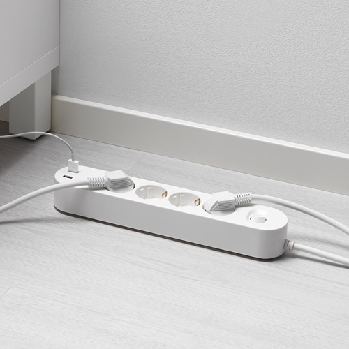 KOPPLA, fjöltengi, 4 tengi og 2 USB-tengi