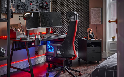 How to get the perfect gaming desk setup