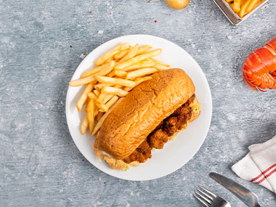 Humarloka með hvítkálssalati, chipotle-sósu og frönskum